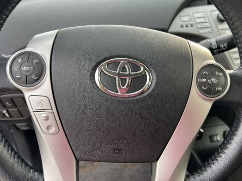 Used 2013 Toyota Prius Four w/ Deluxe Solar Roof Pkg FWD image 14