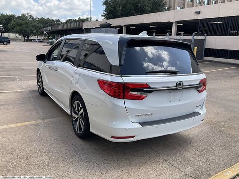 Used 2024 Honda Odyssey Touring image 4