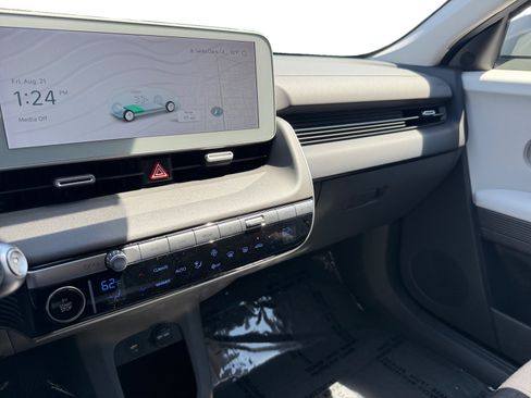 Used 2024 Hyundai Ioniq 5 SEL RWD image 12