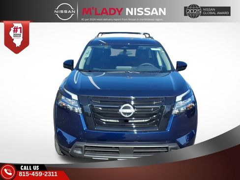New 2025 Nissan Pathfinder SV image 2