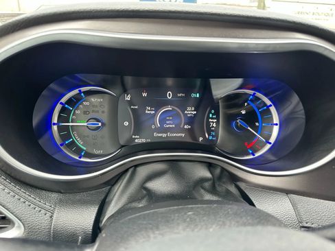 Used 2018 Chrysler Pacifica Limited w/ Advanced Safetytec Group image 25