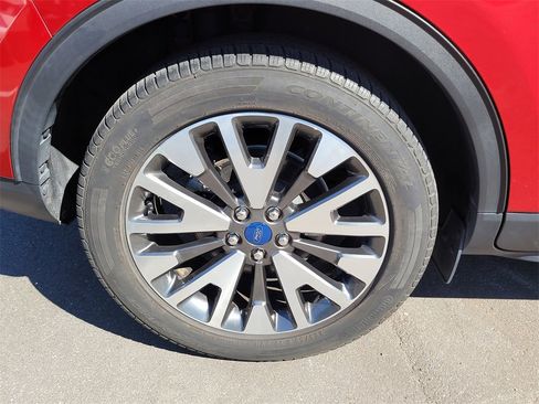 Used 2020 Ford Escape Titanium image 5