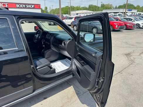Used 2015 Jeep Patriot High Altitude image 9