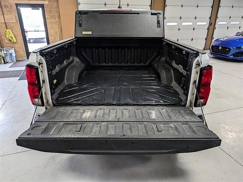 Used 2024 Chevrolet Colorado Z71 w/ Z71 Convenience Package 2 AWD/4WD image 10