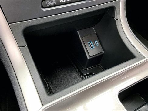 Certified 2024 Ford Edge SEL w/ Convenience Package AWD/4WD image 32