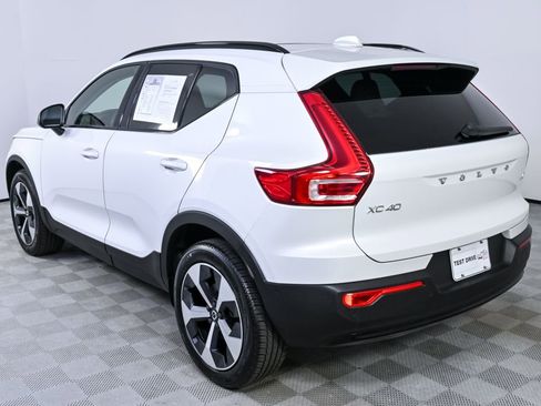 Certified 2025 Volvo XC40 B5 Plus image 4