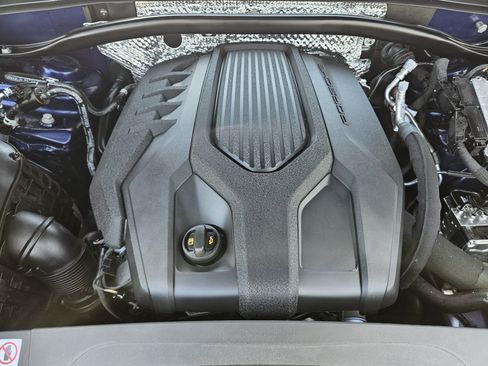 Certified 2026 Porsche Macan AWD/4WD image 30