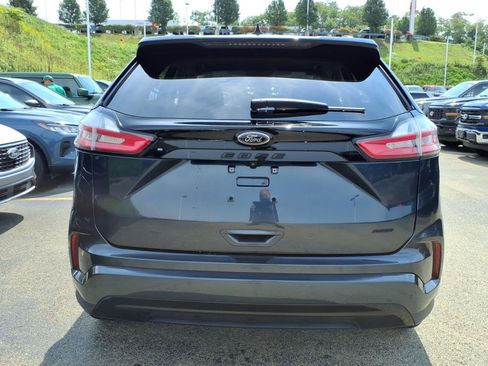 Certified 2023 Ford Edge SE w/ Black Appearance Package AWD/4WD image 5