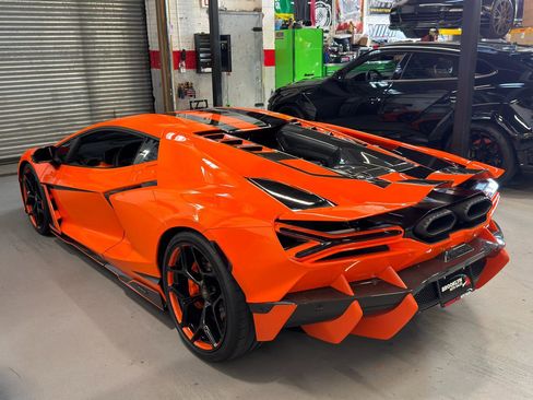 Used 2024 Lamborghini Revuelto image 10