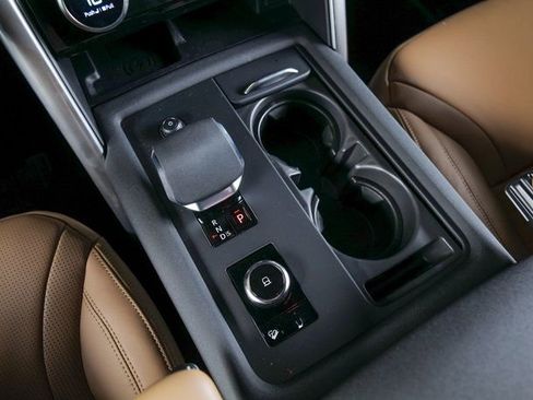 New 2026 Land Rover Discovery Limited Edition image 14