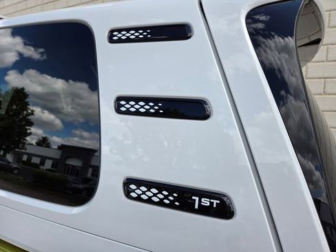 Used 2025 Volkswagen ID. Buzz 1st Edition RWD image 40