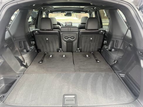 Used 2025 Honda Pilot Black Edition image 25