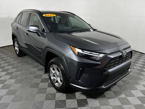 Used 2025 Toyota RAV4 XLE AWD/4WD image 3