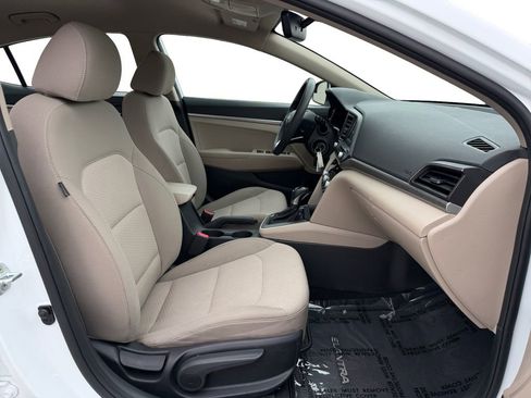 Used 2020 Hyundai Elantra SE w/ Cargo Package (C1) image 18