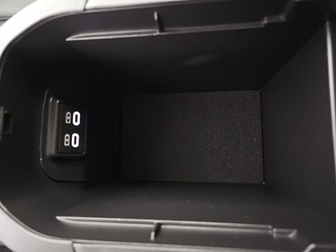Used 2024 Toyota RAV4 XLE FWD image 25