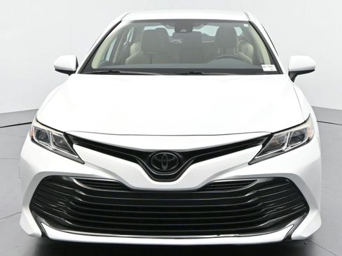 Used 2019 Toyota Camry LE FWD image 2