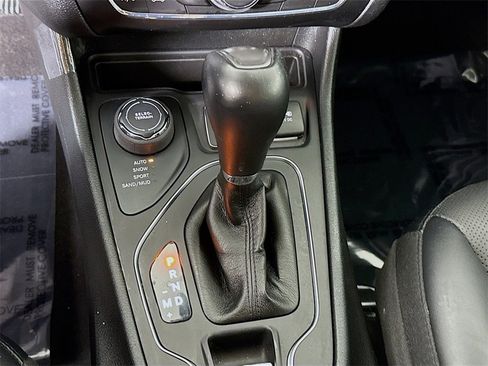 Used 2022 Jeep Cherokee Latitude Lux image 10