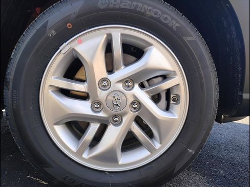 New 2026 Hyundai Venue SE image 9