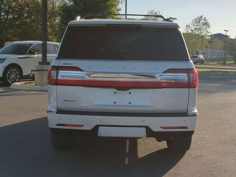 Used 2019 Lincoln Navigator Select w/ Cargo Package AWD/4WD image 4