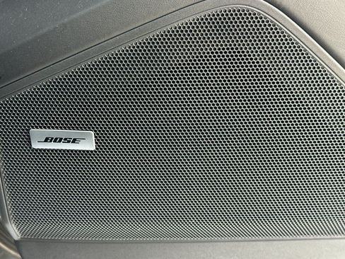 Certified 2025 Porsche Cayenne Turbo AWD/4WD image 20