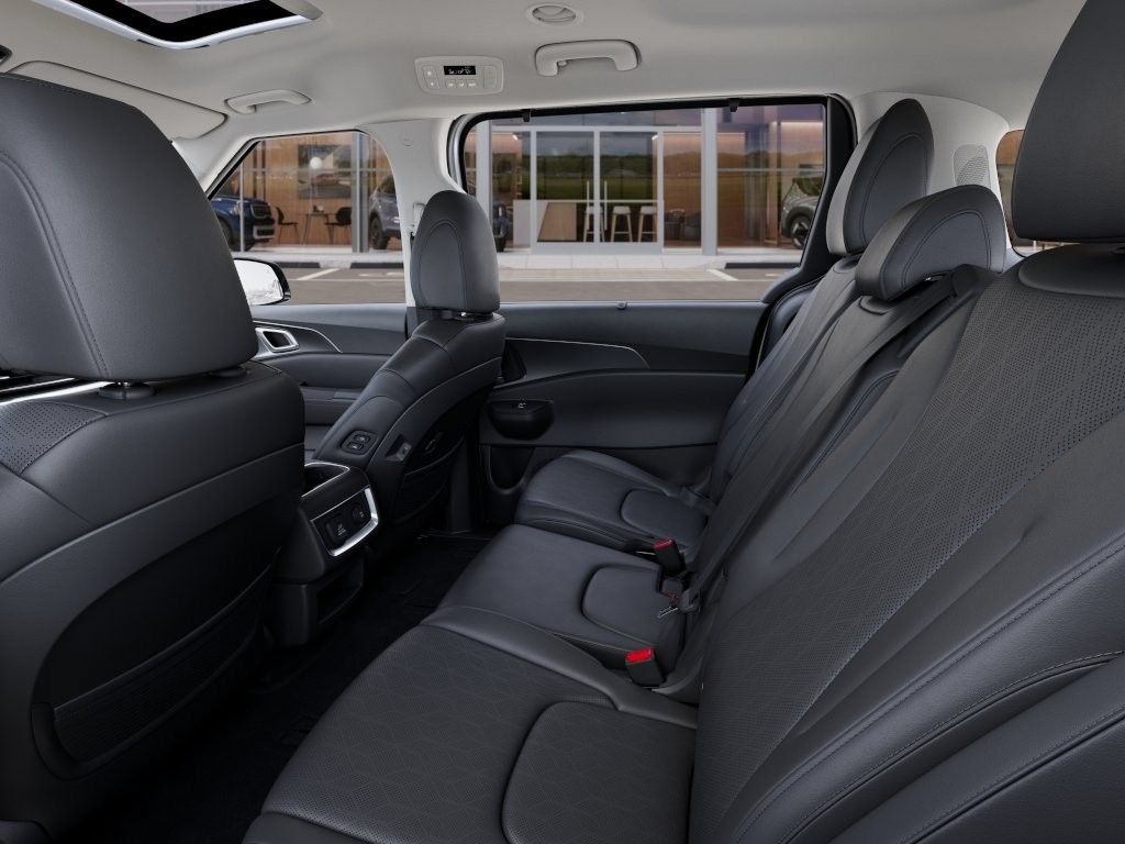 New 2027 Kia Carnival SX w/ Dark Edition Package FWD image 19