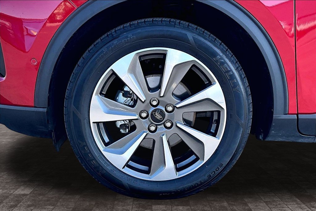 Used 2023 Ford Escape Platinum w/ Premium Technology Package AWD/4WD image 34