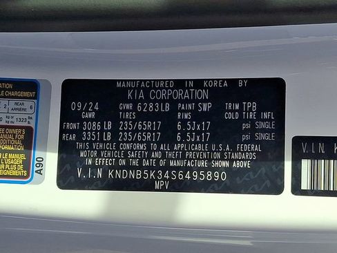 Used 2025 Kia Carnival FWD image 29