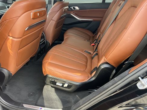 Used 2024 BMW X7 M60i image 15