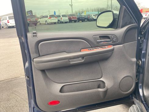 Used 2008 Chevrolet Avalanche LTZ w/ LTZ Preferred Equipment Group image 10