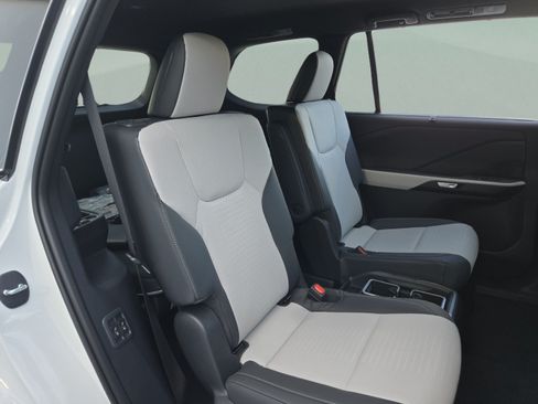 New 2026 Lexus TX 500h AWD image 28