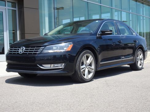 Used 2014 Volkswagen Passat 1.8T SEL Premium FWD image 1