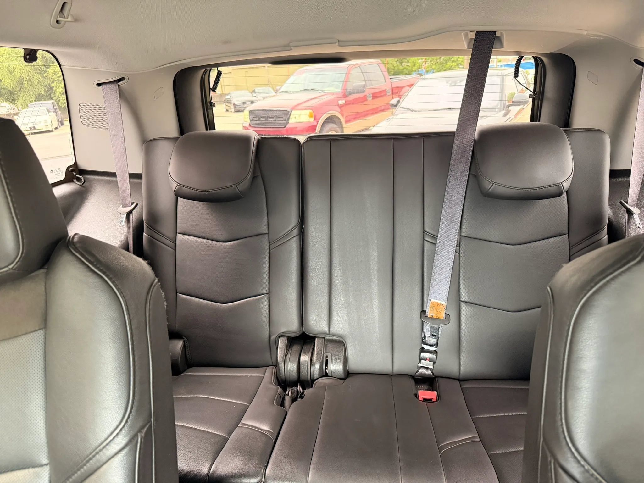 Used 2016 Cadillac Escalade Luxury AWD/4WD image 33
