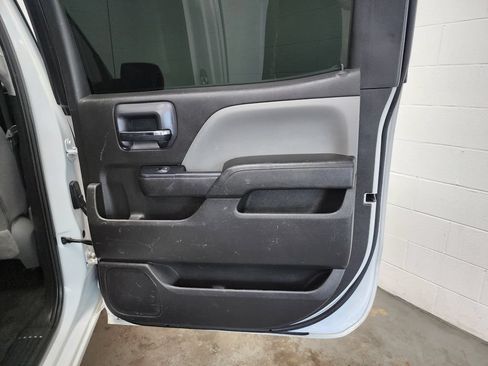 Used 2018 Chevrolet Silverado 1500 Custom w/ Custom Value Package AWD/4WD image 27
