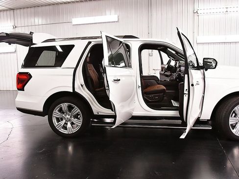 Used 2024 Ford Expedition King Ranch image 35