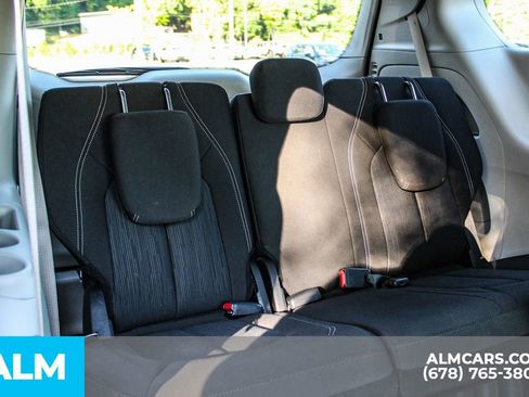 Used 2023 Chrysler Voyager LX FWD image 21