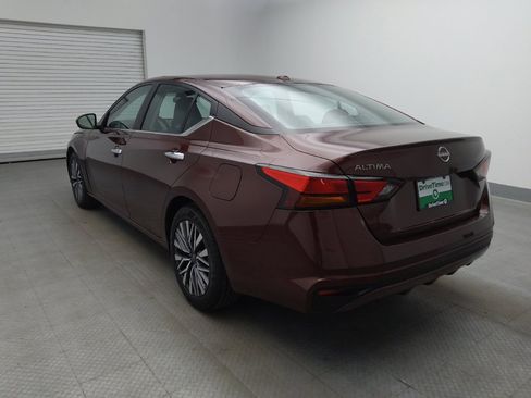Used 2025 Nissan Altima 2.5 SV FWD image 5