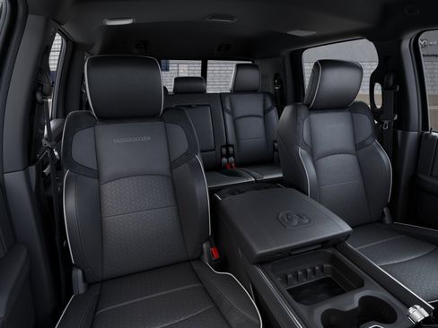 New 2026 RAM 3500 Laramie AWD/4WD image 18