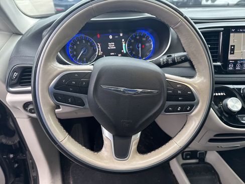 Used 2019 Chrysler Pacifica Limited w/ Advanced Safetytec Group image 12