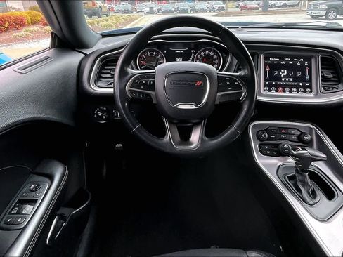 Used 2019 Dodge Challenger SXT w/ Plus Package image 5