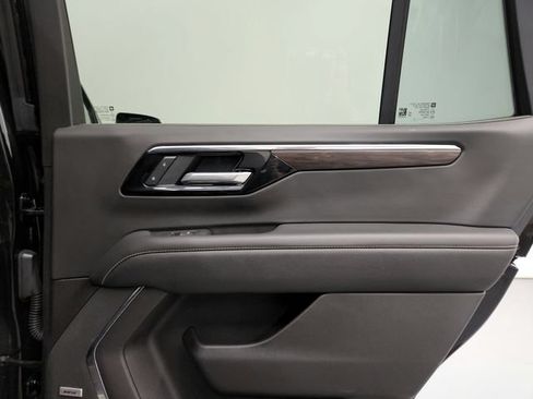 Used 2025 Chevrolet Tahoe Premier RWD image 42
