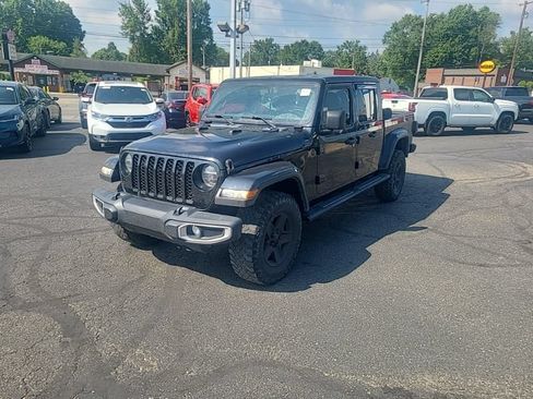 Used 2022 Jeep Gladiator Sport AWD/4WD image 2