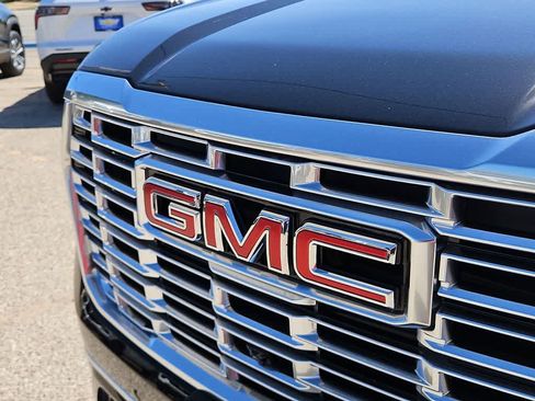Used 2026 GMC Yukon Denali w/ LPO, Floor Liner Package AWD/4WD image 13