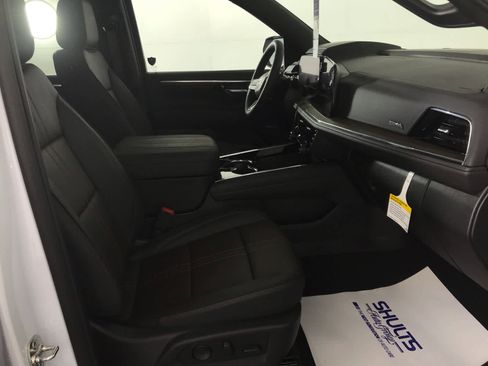 New 2026 Chevrolet Suburban High Country w/ Sun And Tow Package image 27