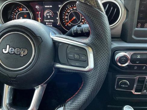 Used 2019 Jeep Wrangler Unlimited Sahara AWD/4WD image 20