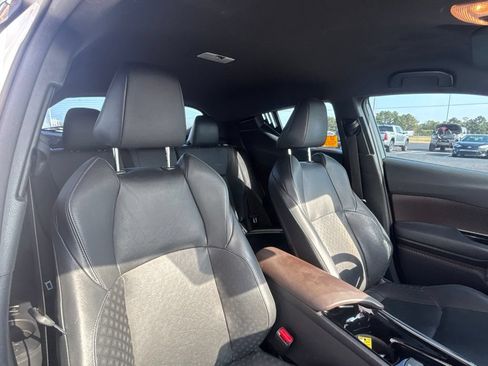 Used 2019 Toyota C-HR Limited FWD image 18