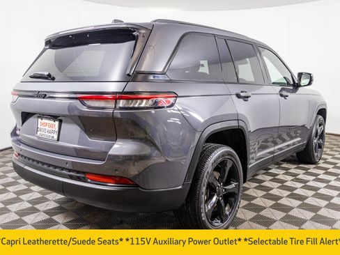 Used 2024 Jeep Grand Cherokee Altitude AWD/4WD image 18