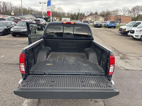 Used 2016 Nissan Frontier SV image 18