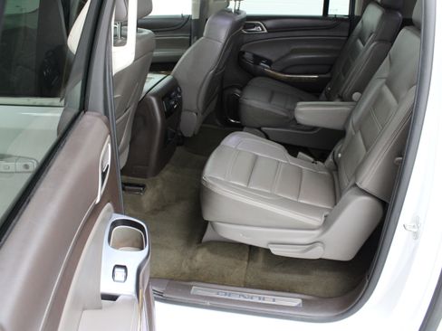 Used 2016 GMC Yukon XL Denali w/ Open Road Package AWD/4WD image 30