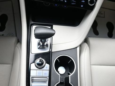 Used 2025 Genesis G70 2.5T RWD image 20