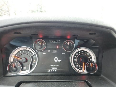 Used 2018 RAM 1500 SLT image 21